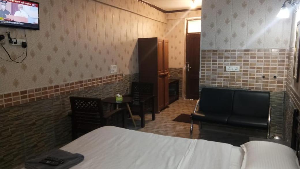 Hotel O Hya'S Homestay เดห์ราดุน ภายนอก รูปภาพ