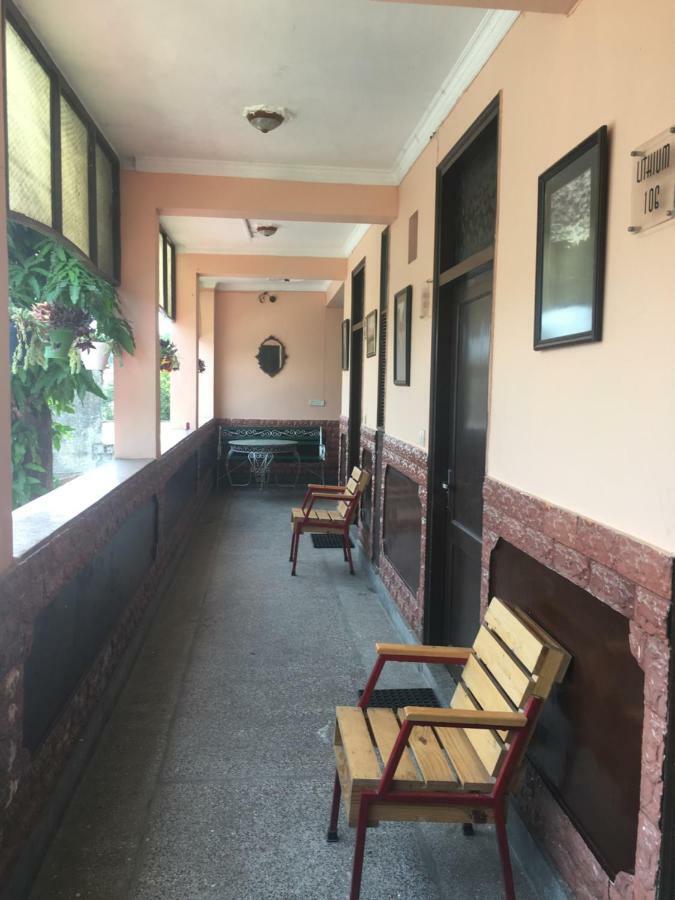 Hotel O Hya'S Homestay เดห์ราดุน ภายนอก รูปภาพ